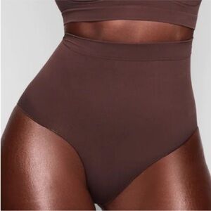 Skims Seamless Sculpt Mid-waist Brief L